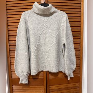 Gibson Latimer Light Gray thick Turtleneck Sweater with glittery details XXL.